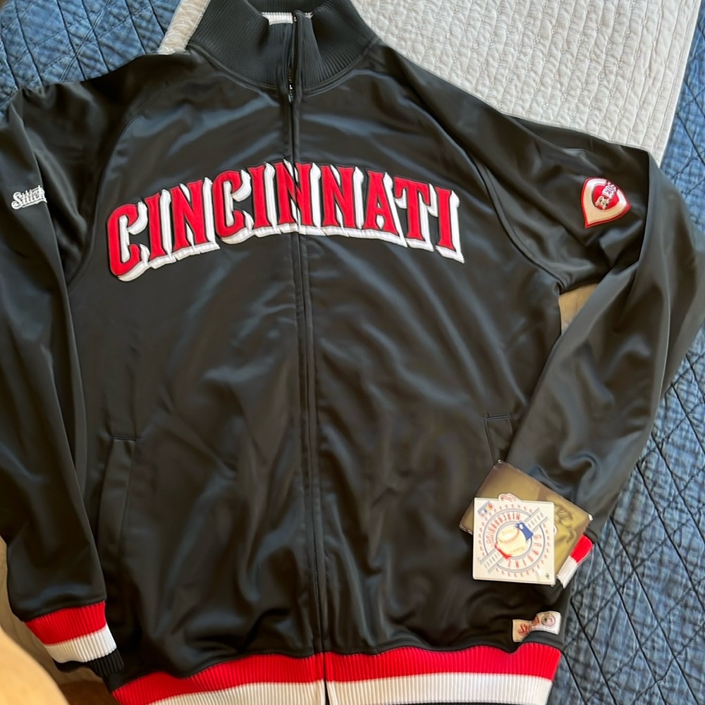 Cincinnati Reds jacket new with tags